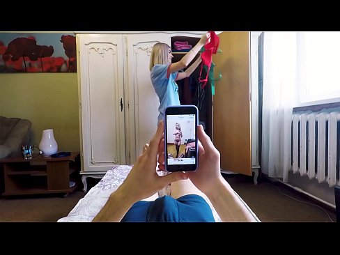 ❤️ Njerka e bëri vëllain e saj të mbaronte pak para se nëna të vinte në shtëpi Porno ruse tek ne ❌